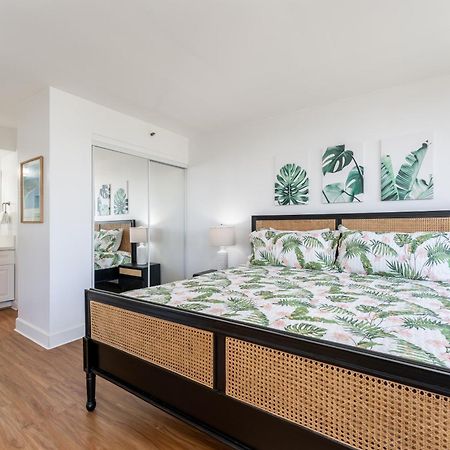 Апартаменты Waikiki Banyan W-Ocean Views With Free Parking! Гонолулу Экстерьер фото