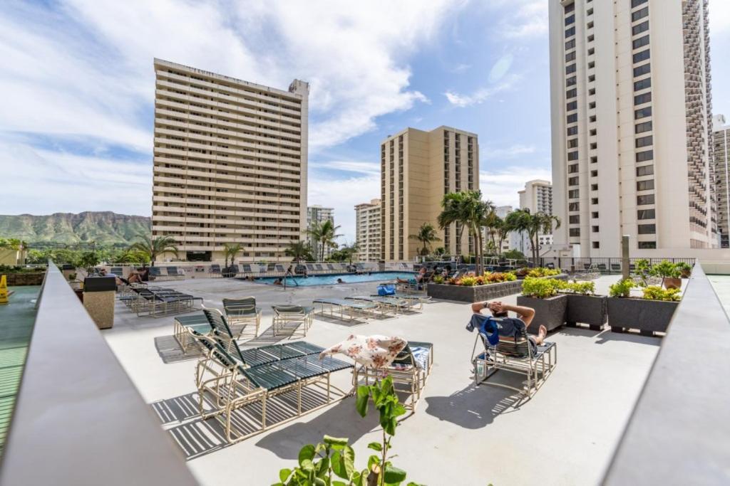 Апартаменты Waikiki Banyan W-Ocean Views With Free Parking! Гонолулу Экстерьер фото