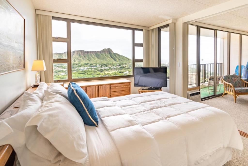 Апартаменты Waikiki Banyan W-Ocean Views With Free Parking! Гонолулу Экстерьер фото