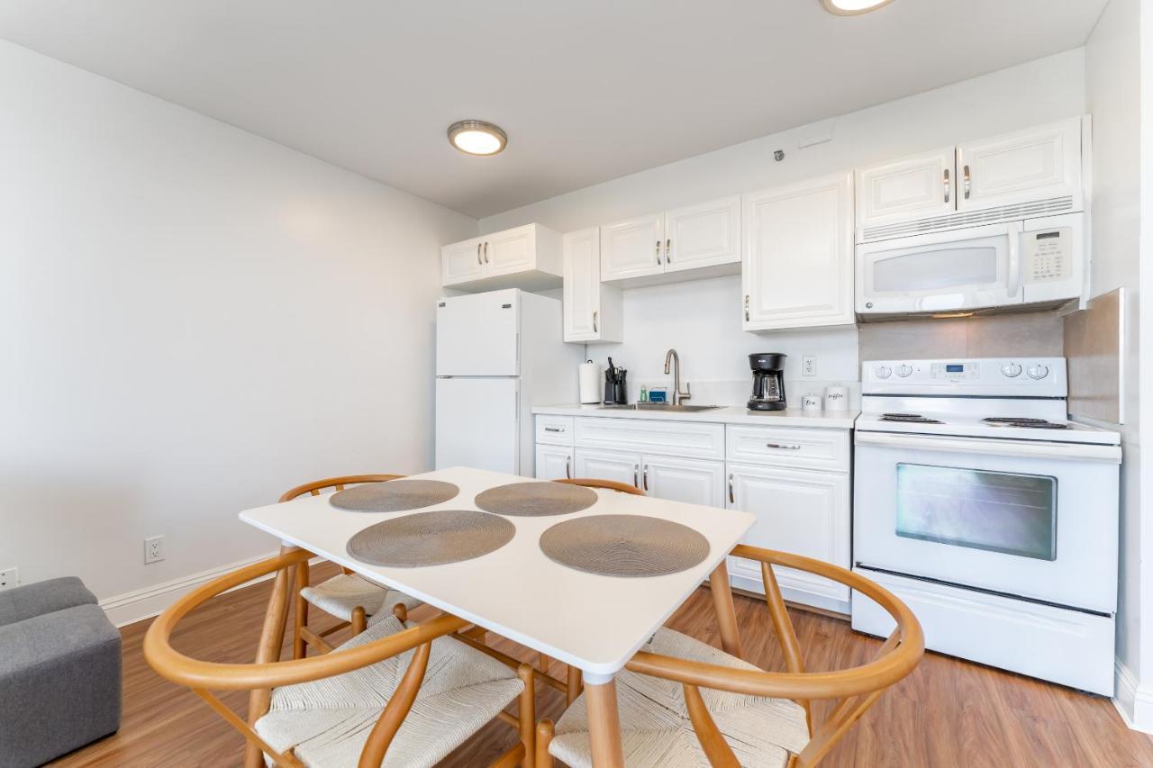 Апартаменты Waikiki Banyan W-Ocean Views With Free Parking! Гонолулу Экстерьер фото