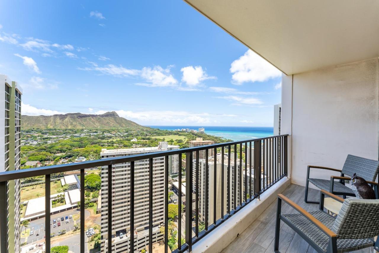 Апартаменты Waikiki Banyan W-Ocean Views With Free Parking! Гонолулу Экстерьер фото